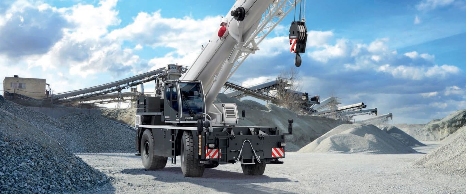 The Importance Of Crane Hire On The Sunshine Coast For Efficient Foundation Repair