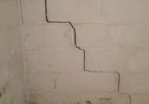 How much does it cost to repair foundation cracks?